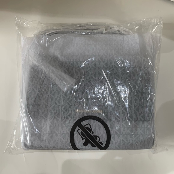 MICHAEL KORS Large Black Crossbody Bag - Saffiano Leather - Picture 6 of 6